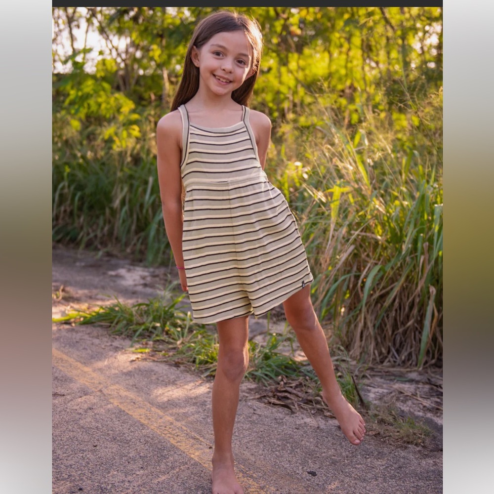 VOLCOM GIRLS ALL BOOED UP ROMPER - TAUPE SIZE M 8/10